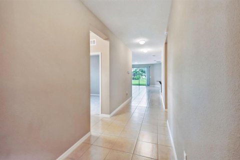 Villa ou maison à louer à Riverview, Floride: 4 chambres, 183.76 m2 № 2308546 - photo 6
