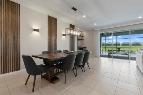 House in Davenport, Florida 10 bedrooms, 408.68 sq.m. № 1580136 - photo 4