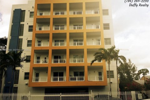 Condo in Miami, Florida, 2 bedrooms  № 1999424
