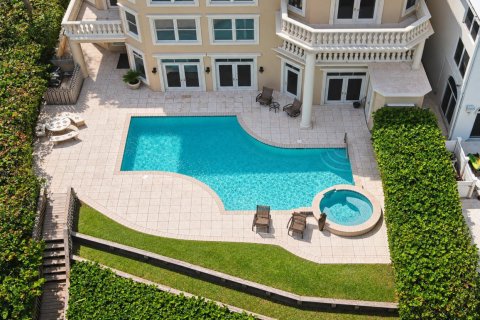 House in Highland Beach, Florida 5 bedrooms, 604.42 sq.m. № 2389833 - photo 4