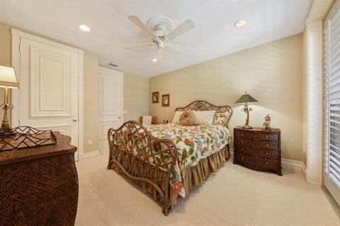 House in Highland Beach, Florida 5 bedrooms, 604.42 sq.m. № 2389833 - photo 24