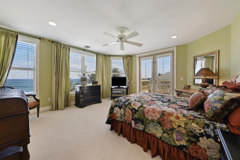 House in Highland Beach, Florida 5 bedrooms, 604.42 sq.m. № 2389833 - photo 23