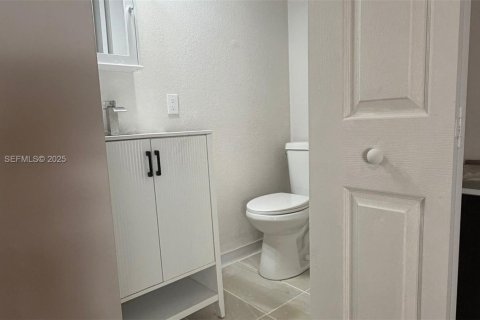 Снять в аренду коммерческую недвижимость в Майами, Флорида 239.87м2, № 1992405 - фото 4