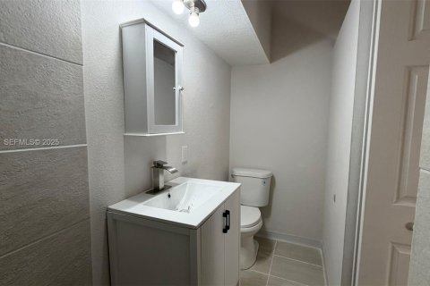 Снять в аренду коммерческую недвижимость в Майами, Флорида 239.87м2, № 1992405 - фото 6