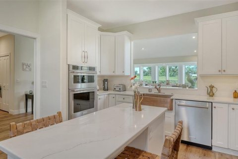 House in Sarasota, Florida 3 bedrooms, 241.55 sq.m. № 2288002 - photo 9