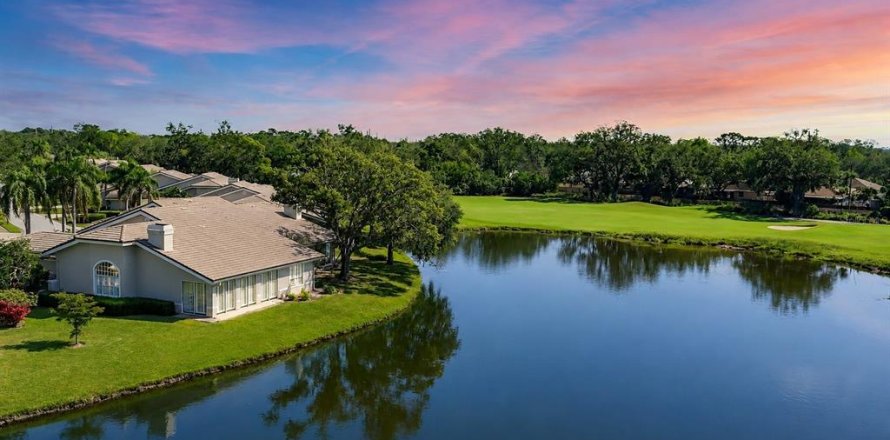House in Sarasota, Florida 3 bedrooms, 241.55 sq.m. № 2288002