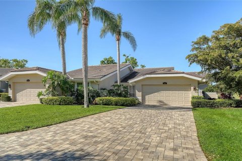 House in Sarasota, Florida 3 bedrooms, 241.55 sq.m. № 2288002 - photo 2
