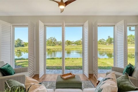 House in Sarasota, Florida 3 bedrooms, 241.55 sq.m. № 2288002 - photo 4