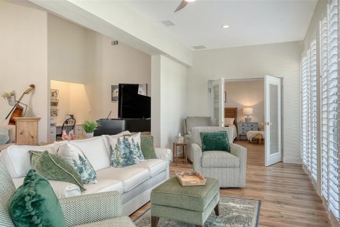 House in Sarasota, Florida 3 bedrooms, 241.55 sq.m. № 2288002 - photo 25
