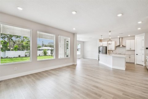 Villa ou maison à vendre à Tampa, Floride: 4 chambres, 246.93 m2 № 2314637 - photo 16