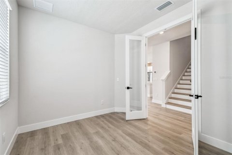 Villa ou maison à vendre à Tampa, Floride: 4 chambres, 246.93 m2 № 2314637 - photo 18