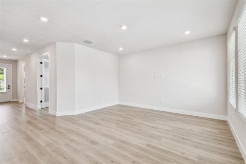 Villa ou maison à vendre à Tampa, Floride: 4 chambres, 246.93 m2 № 2314637 - photo 15