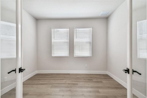 Villa ou maison à vendre à Tampa, Floride: 4 chambres, 246.93 m2 № 2314637 - photo 17