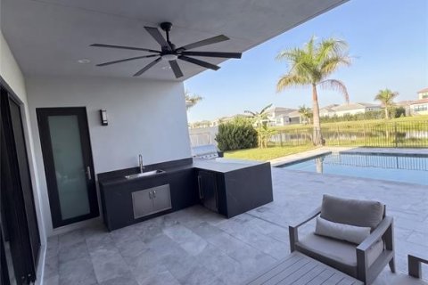 House in Boca Raton, Florida 5 bedrooms, 427.81 sq.m. № 2394398 - photo 11