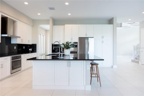 House in Boca Raton, Florida 5 bedrooms, 427.81 sq.m. № 2394398 - photo 5