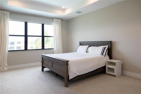 House in Boca Raton, Florida 5 bedrooms, 427.81 sq.m. № 2394398 - photo 8