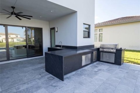 House in Boca Raton, Florida 5 bedrooms, 427.81 sq.m. № 2394398 - photo 13