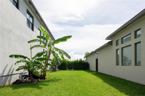 House in Boca Raton, Florida 5 bedrooms, 427.81 sq.m. № 2394398 - photo 15