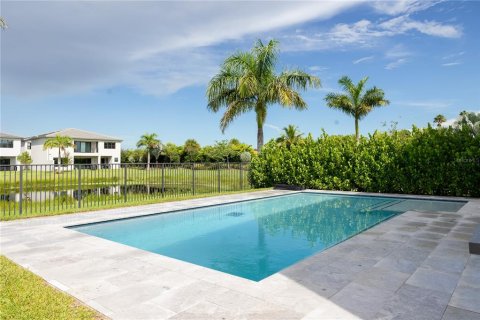 House in Boca Raton, Florida 5 bedrooms, 427.81 sq.m. № 2394398 - photo 14