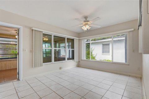 House in Dunedin, Florida 2 bedrooms, 100.52 sq.m. № 2396144 - photo 14