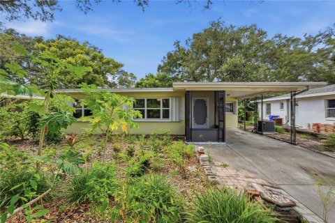 House in Dunedin, Florida 2 bedrooms, 100.52 sq.m. № 2396144