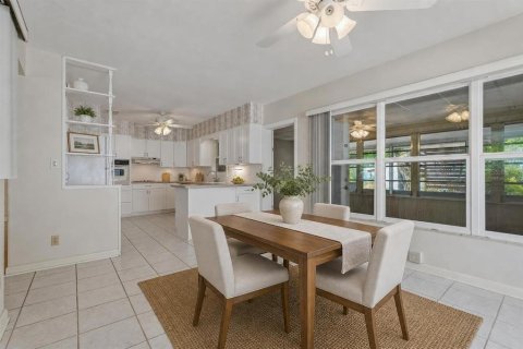 House in Dunedin, Florida 2 bedrooms, 100.52 sq.m. № 2396144 - photo 12