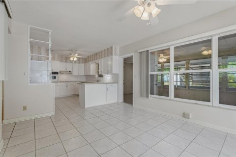 House in Dunedin, Florida 2 bedrooms, 100.52 sq.m. № 2396144 - photo 13