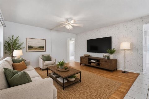 House in Dunedin, Florida 2 bedrooms, 100.52 sq.m. № 2396144 - photo 4