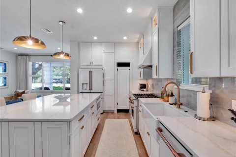 House in New Smyrna Beach, Florida 4 bedrooms, 322.37 sq.m. № 1641085 - photo 9