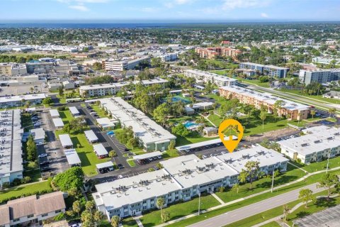 Condominio en venta en Port Charlotte, Florida, 2 dormitorios, 85.38 m2 № 1898946 - foto 3