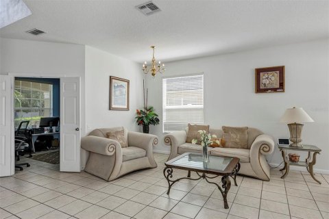 Villa ou maison à vendre à Casselberry, Floride: 4 chambres, 232.35 m2 № 2198753 - photo 14