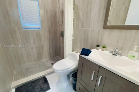Casa en alquiler en Miami, Florida, 2 dormitorios, 66.89 m2 № 1979855 - foto 10