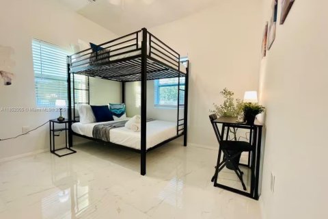 Casa en alquiler en Miami, Florida, 2 dormitorios, 66.89 m2 № 1979855 - foto 6