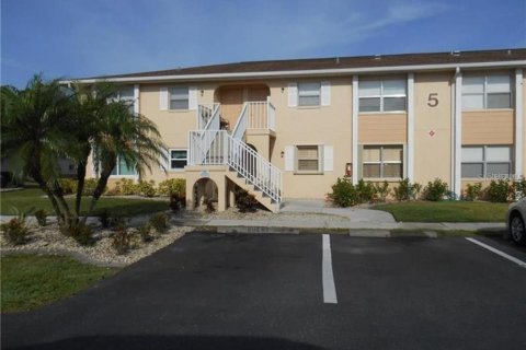 Condo in Punta Gorda, Florida, 2 bedrooms  № 1772798 - photo 1
