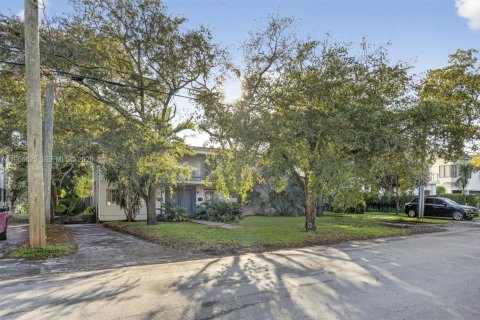 Купить кондоминиум в Корал-Гейблс, Флорида 8 спален, 173.08м2, № 2010806 - фото 11