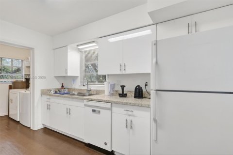 Купить кондоминиум в Корал-Гейблс, Флорида 8 спален, 173.08м2, № 2010806 - фото 24