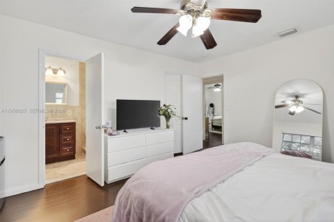 Купить кондоминиум в Корал-Гейблс, Флорида 8 спален, 173.08м2, № 2010806 - фото 29