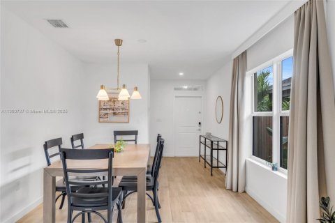 Casa en alquiler en Florida City, Florida, 3 dormitorios, 141.3 m2 № 1952073 - foto 9