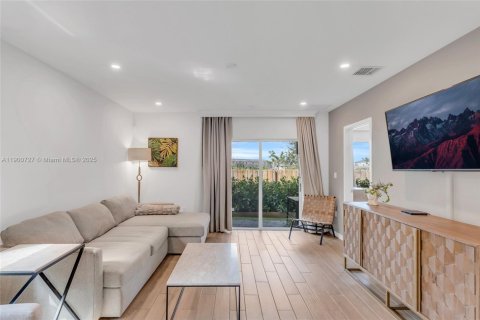 Casa en alquiler en Florida City, Florida, 3 dormitorios, 141.3 m2 № 1952073 - foto 19