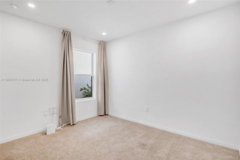 Casa en alquiler en Florida City, Florida, 3 dormitorios, 141.3 m2 № 1952073 - foto 14