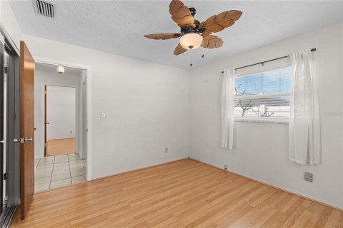 House in Seminole, Florida 3 bedrooms, 167.6 sq.m. № 2166958 - photo 19