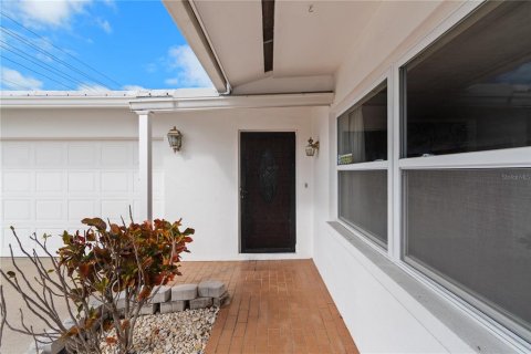 House in Seminole, Florida 3 bedrooms, 167.6 sq.m. № 2166958 - photo 8