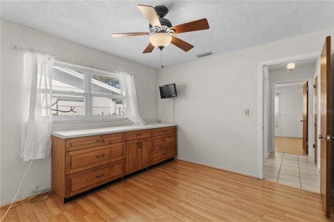 House in Seminole, Florida 3 bedrooms, 167.6 sq.m. № 2166958 - photo 16