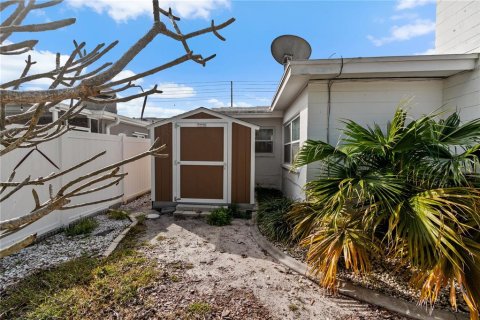 House in Seminole, Florida 3 bedrooms, 167.6 sq.m. № 2166958 - photo 9