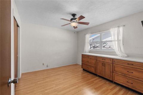 House in Seminole, Florida 3 bedrooms, 167.6 sq.m. № 2166958 - photo 15