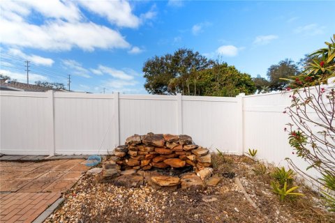 House in Seminole, Florida 3 bedrooms, 167.6 sq.m. № 2166958 - photo 12
