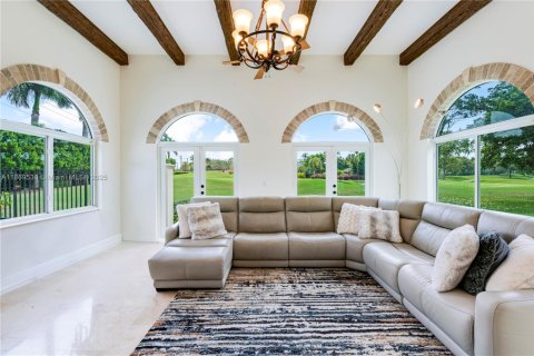 House in Coral Gables, Florida 5 bedrooms, 294.13 sq.m. № 2061096 - photo 6