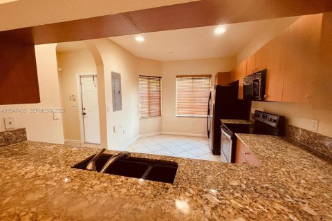 Condo in Miramar, Florida, 3 bedrooms  № 2006905 - photo 4