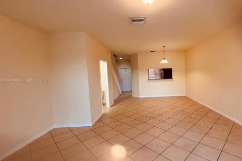 Condo in Miramar, Florida, 3 bedrooms  № 2006905 - photo 14
