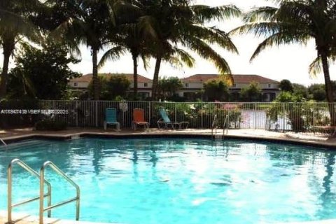 Condo in Miramar, Florida, 3 bedrooms  № 2006905 - photo 3